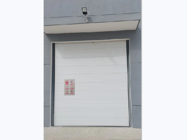 工業(yè)提升門